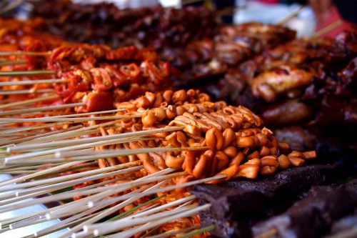 Mga Katakam-takam na Street Foods in Manila, Philippines